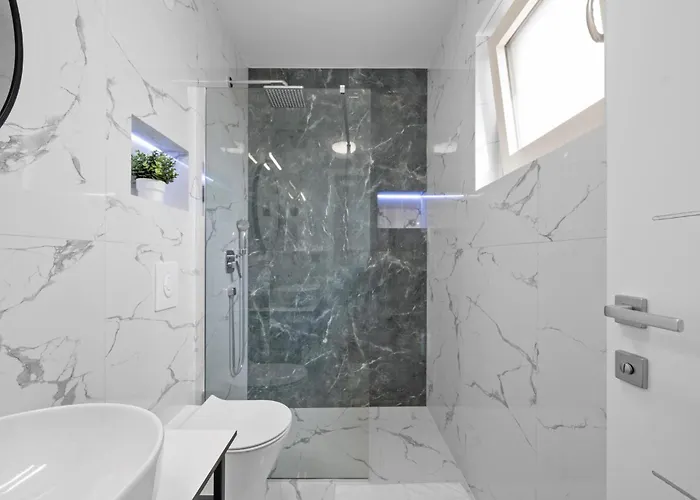 Awesome In Vikendica *