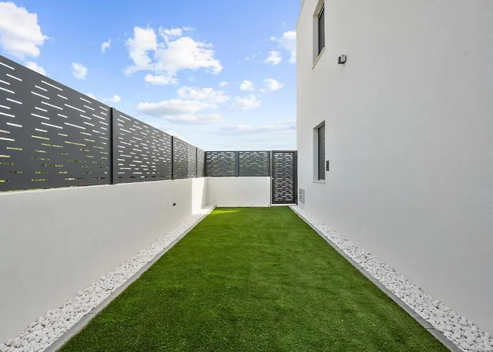 Vikendica Awesome In Srima