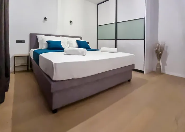 Awesome In Vikendica Srima