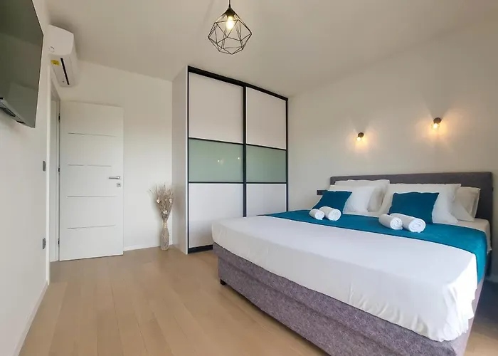 Awesome In Vikendica